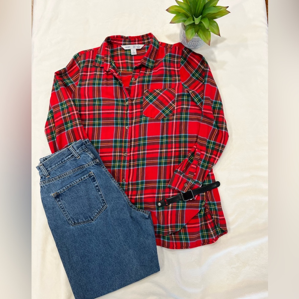 OLD NAVY PLAID BUTTON DOWN